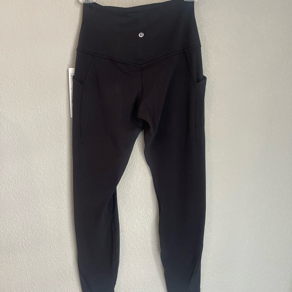 LULULEMON black Align high rise pants 25” with side pockets size 6 NWT - Picture 2 of 10